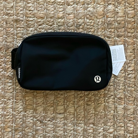 lululemon athletica Handbags - NWT Black Lululemon Everywhere Belt Bag